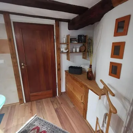 Charmantes Mit Bad Im Stadtzentrum Appartement *
